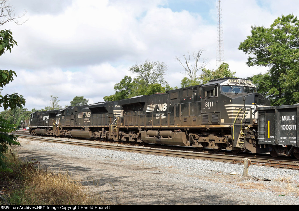 NS 8111 is the last of 3 locos on train 351